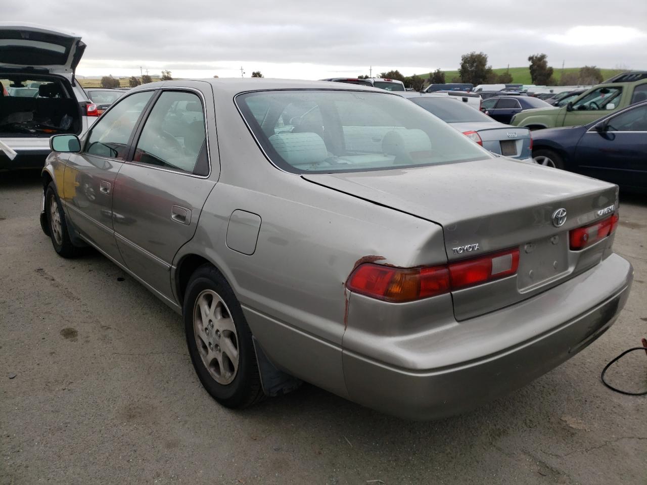 Photo 3 from auction – 1999 TOYOTA CAMRY LE with VIN JT2BF22K4X0185464
