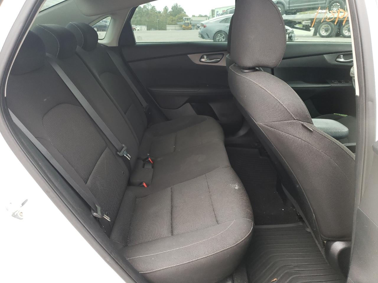 Photo 6 from auction – 2019 KIA FORTE FE with VIN 3KPF24AD0KE029599