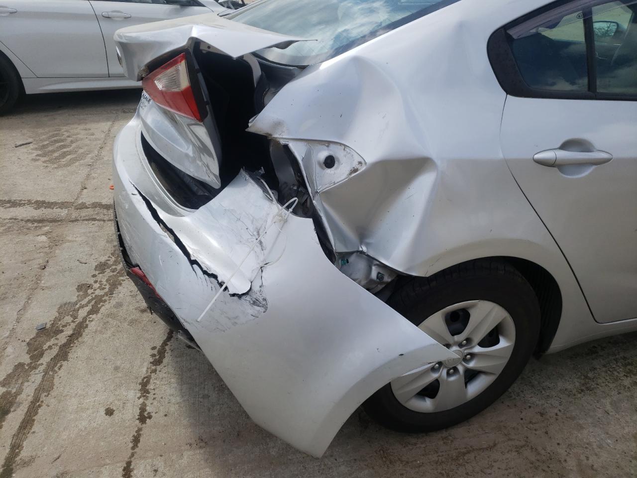 Photo 9 from auction – 2016 KIA FORTE LX with VIN KNAFK4A60G5539162