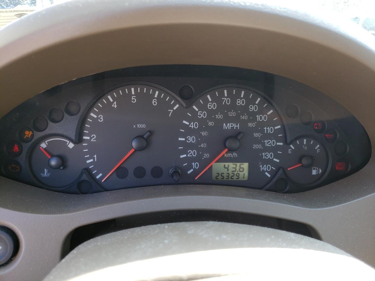 Photo 8 from auction – 2005 FORD FOCUS ZX4 with VIN 1FAFP34N25W291477