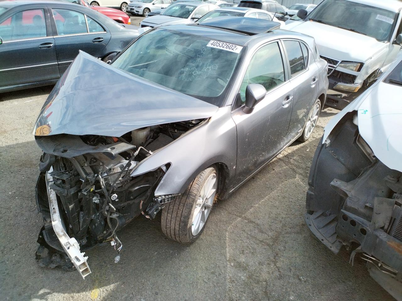 Photo 2 from auction – 2013 LEXUS CT 200 with VIN JTHKD5BHXD2166919