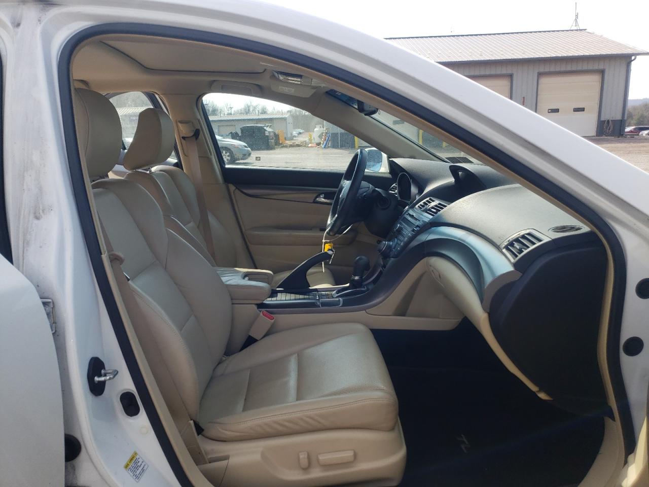 Photo 5 from auction – 2013 ACURA TL TECH with VIN 19UUA8F54DA014761