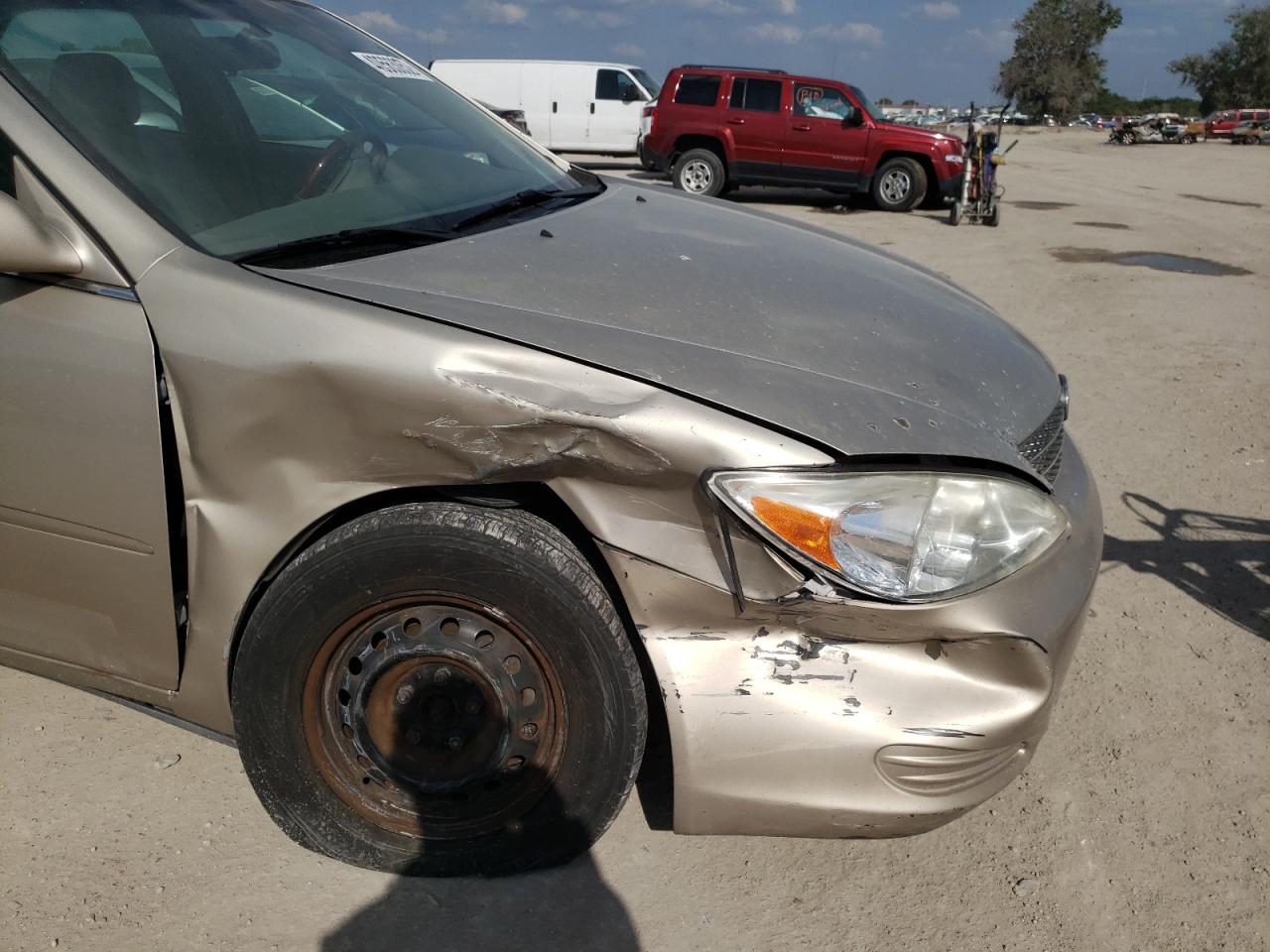 Photo 9 from auction – 2004 TOYOTA CAMRY LE with VIN 4T1BE32K94U900772