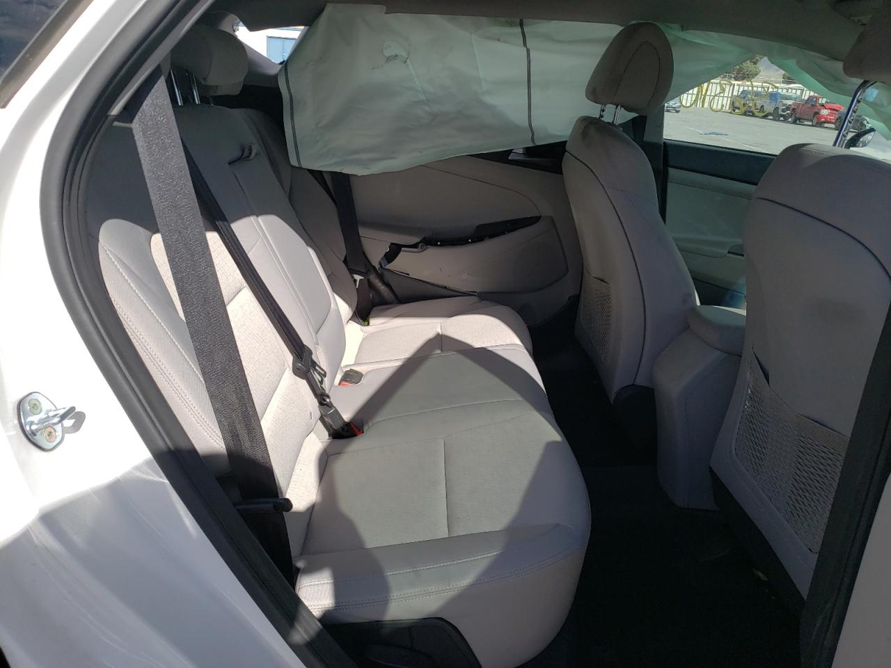 Photo 6 from auction – 2017 HYUNDAI TUCSON LIM with VIN KM8J33A49HU407572