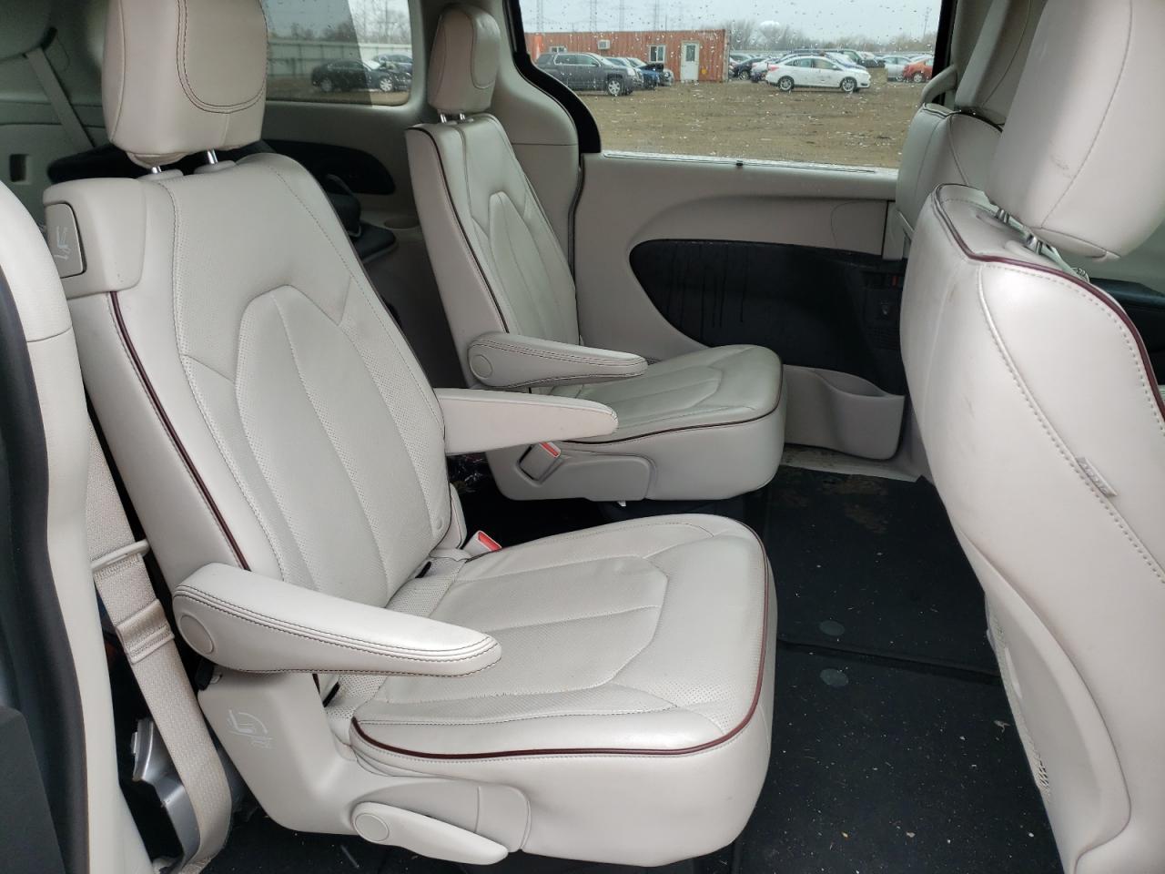 Photo 6 from auction – 2019 CHRYSLER PACIFICA L with VIN 2C4RC1GG7KR552191