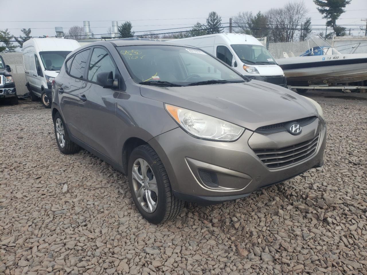 HYUNDAI TUCSON GL 2012 with VIN KM8JT3AB1CU490177 - Photo from auction
