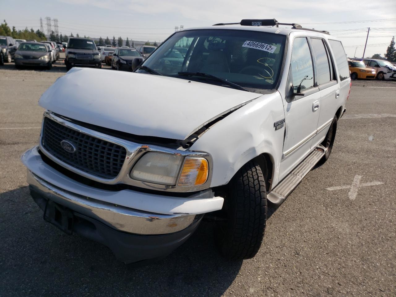 Photo 2 from auction – 2000 FORD EXPEDITION with VIN 1FMRU1566YLA70056