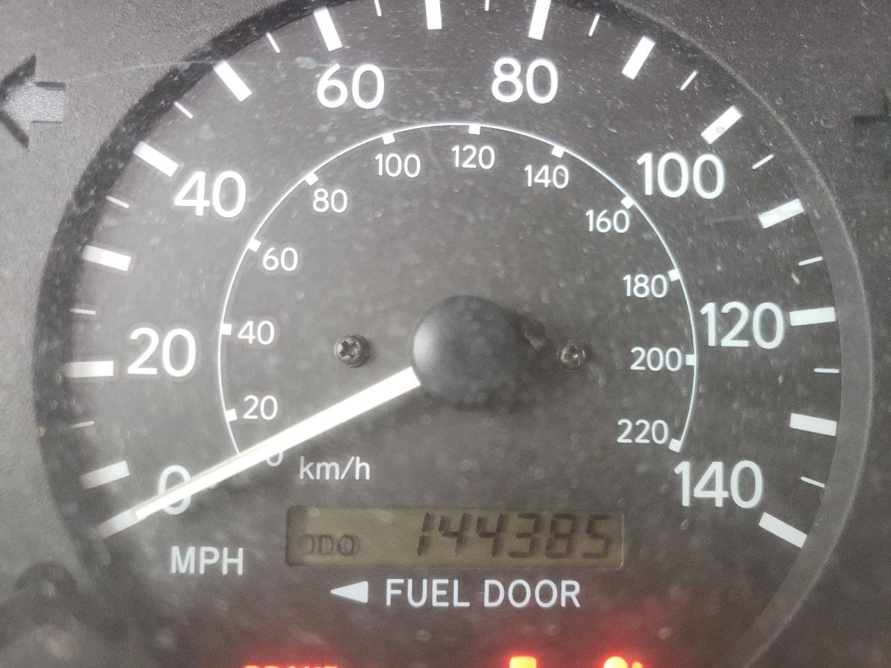 Photo 8 from auction – 2000 TOYOTA CAMRY CE with VIN 4T1BG22K5YU961854