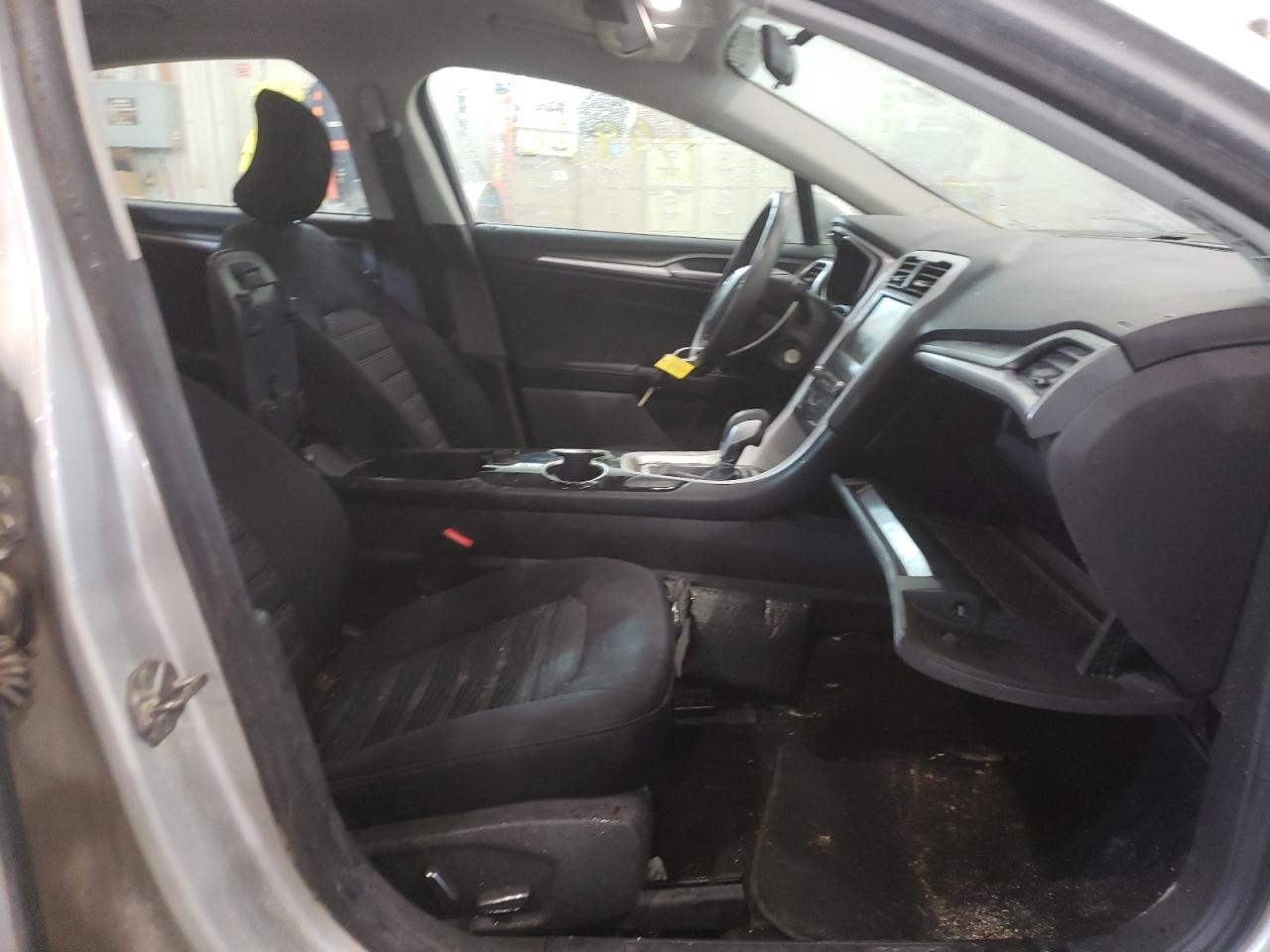 Photo 5 from auction – 2016 FORD FUSION SE with VIN 3FA6P0H72GR327877