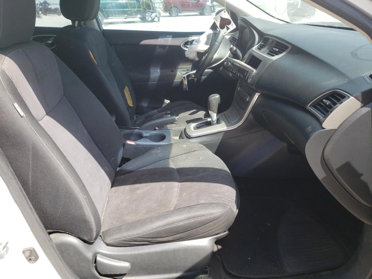 Photo 5 from auction – 2014 NISSAN SENTRA S with VIN 3N1AB7AP2EY325347