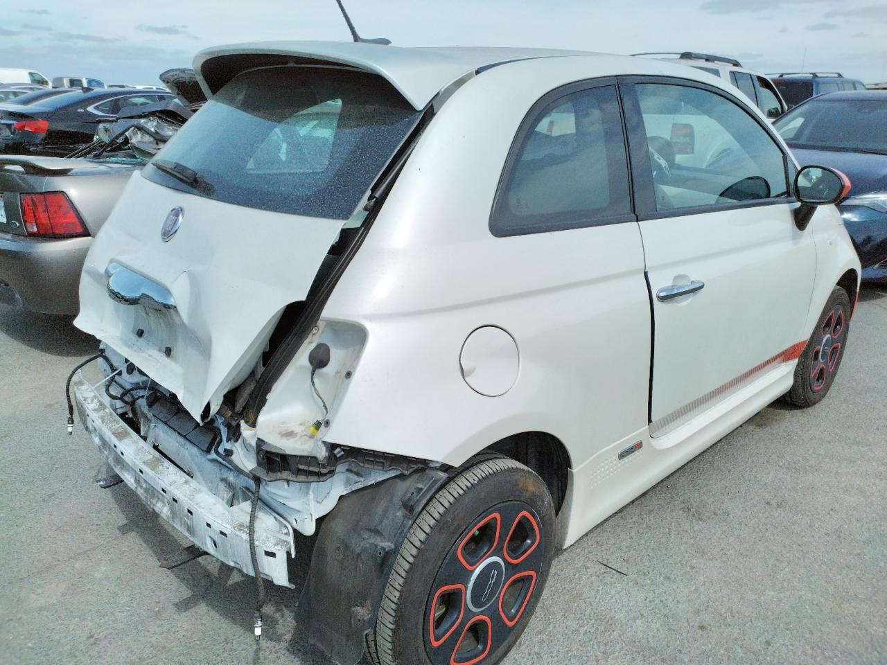 Photo 4 from auction – 2016 FIAT 500 ELECTR with VIN 3C3CFFGE7GT170275