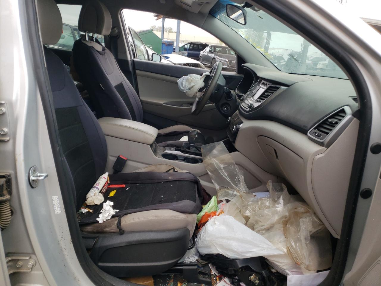 Photo 5 from auction – 2016 HYUNDAI TUCSON LIM with VIN KM8J3CA47GU164892