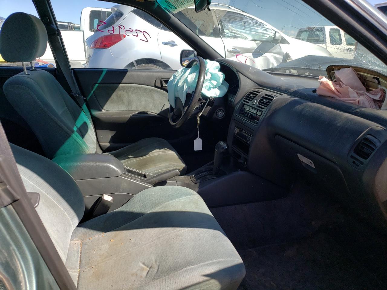 Photo 5 from auction – 1996 SUBARU LEGACY L with VIN 4S3BD4351T7209139