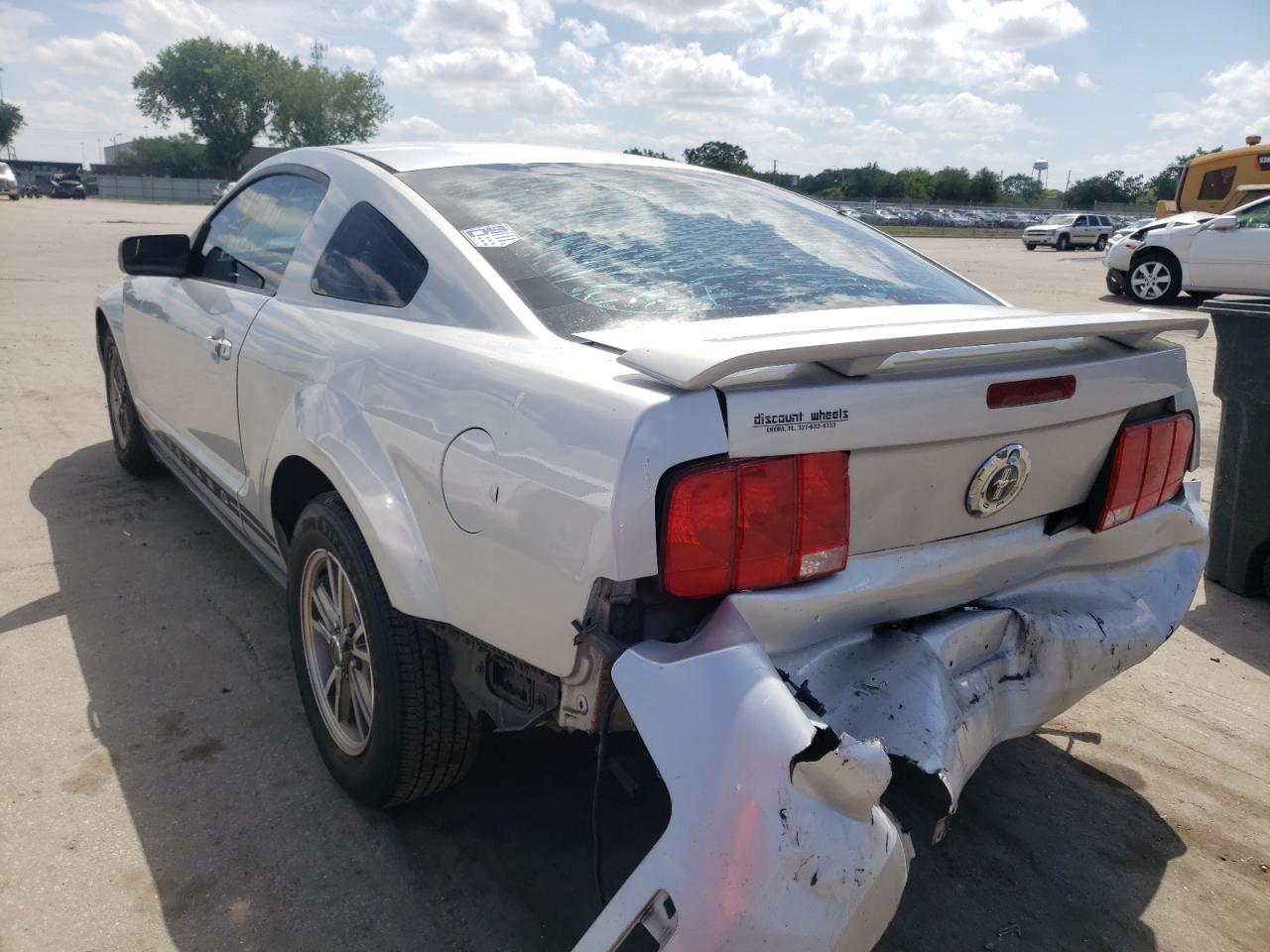 Photo 3 from auction – 2005 FORD MUSTANG with VIN 1ZVFT80N055157708