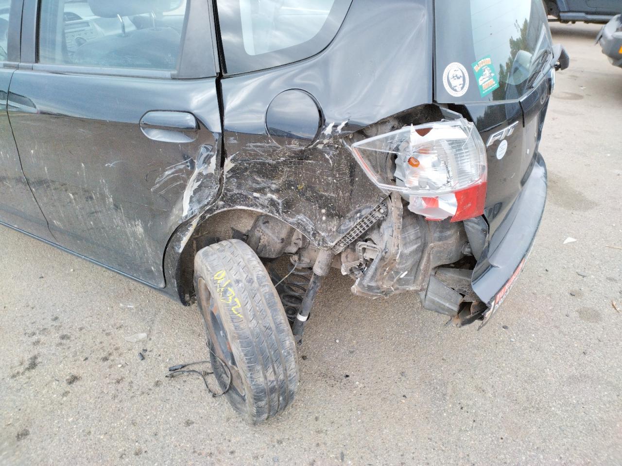 Photo 9 from auction – 2011 HONDA FIT with VIN JHMGE8H33BC007022