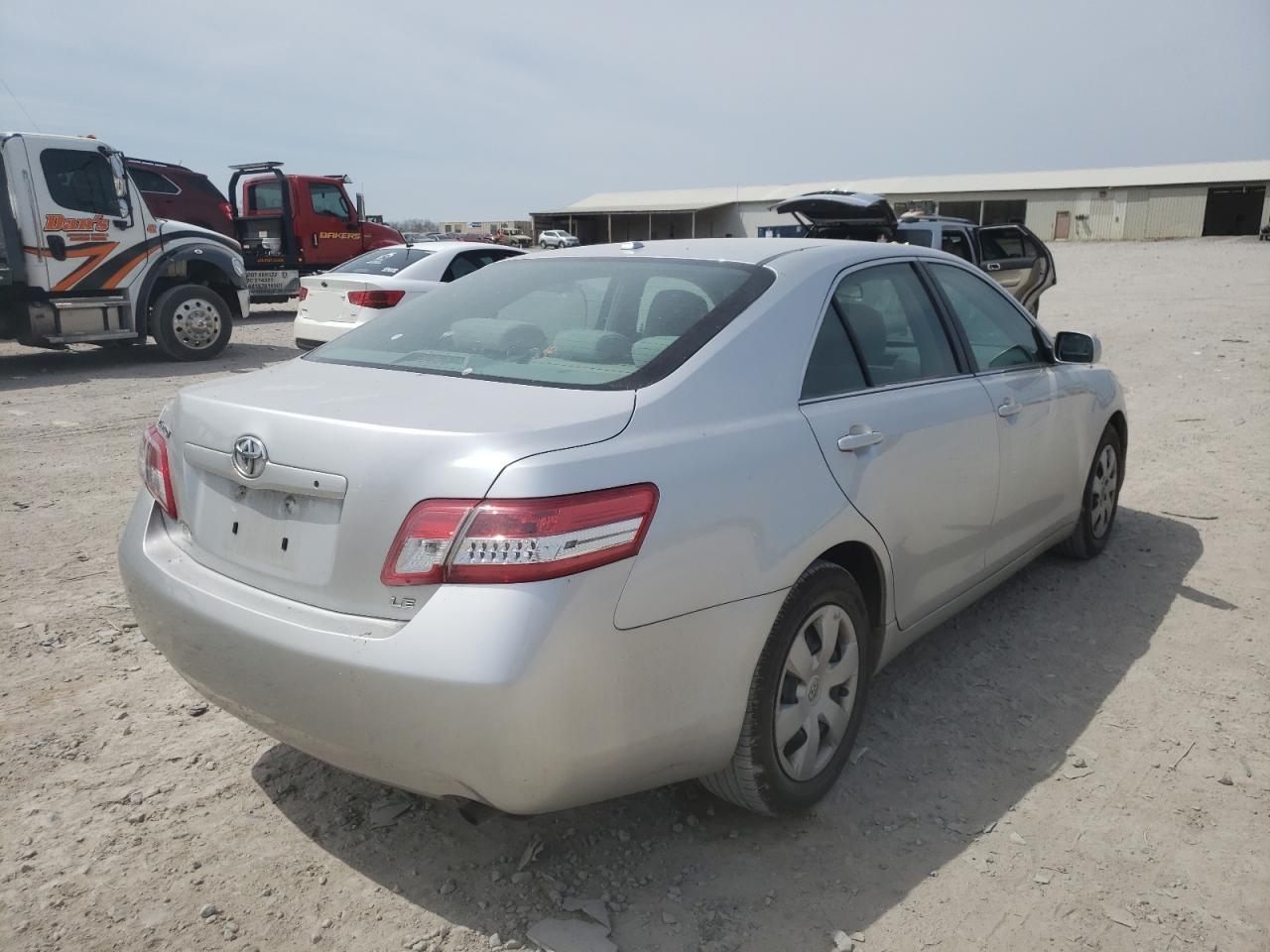 Photo 4 from auction – 2011 TOYOTA CAMRY BASE with VIN 4T1BF3EK5BU168081