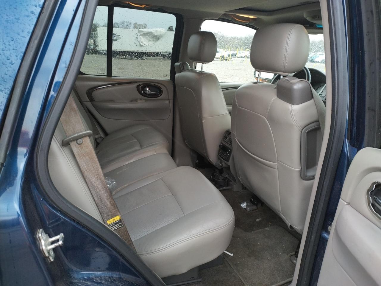 Photo 6 from auction – 2004 BUICK RAINIER CX with VIN 5GAES13P642242057