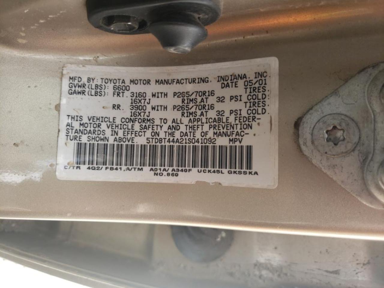 Photo 10 from auction – 2001 TOYOTA SEQUOIA SR with VIN 5TDBT44A21S041092