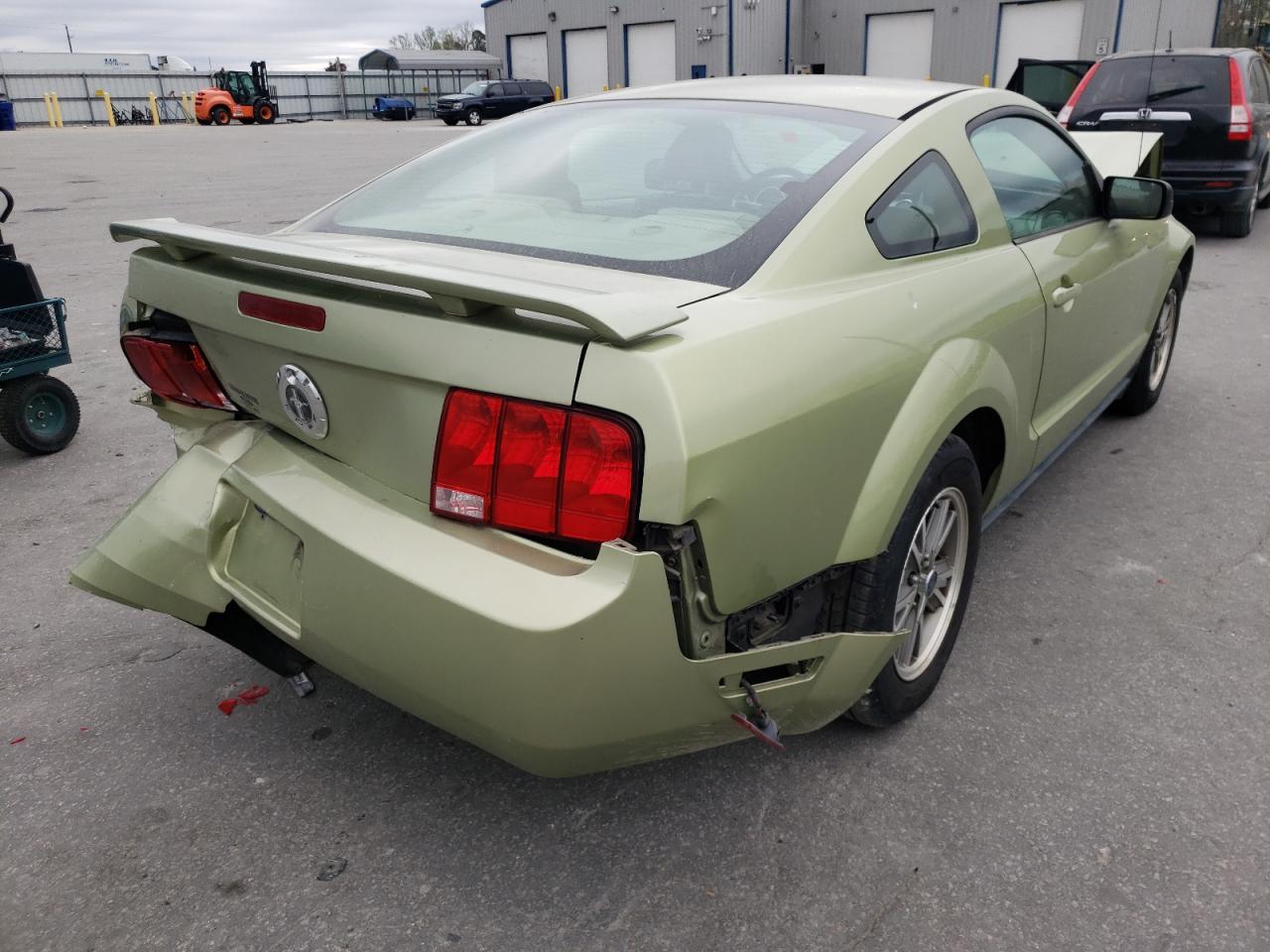 Photo 4 from auction – 2005 FORD MUSTANG with VIN 1ZVFT80N555253706