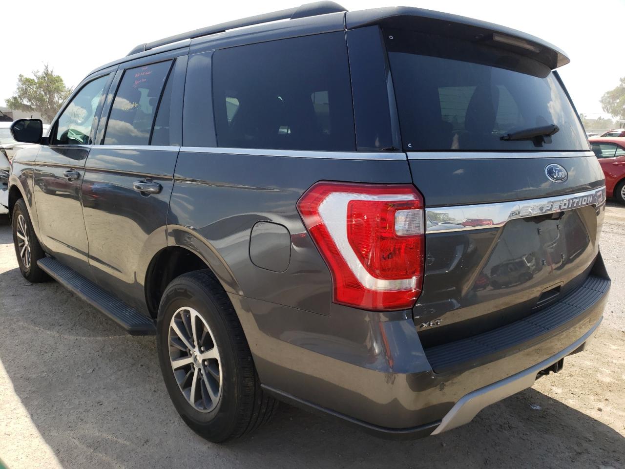 Photo 3 from auction – 2019 FORD EXPEDITION with VIN 1FMJU1HT3KEA71031