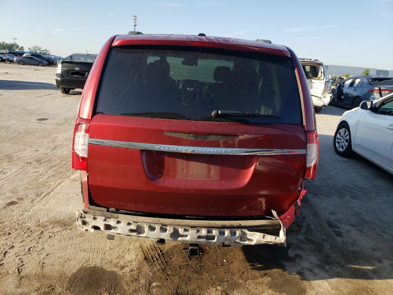 Photo 9 from auction – 2013 CHRYSLER TOWN & COU with VIN 2C4RC1BG0DR737418