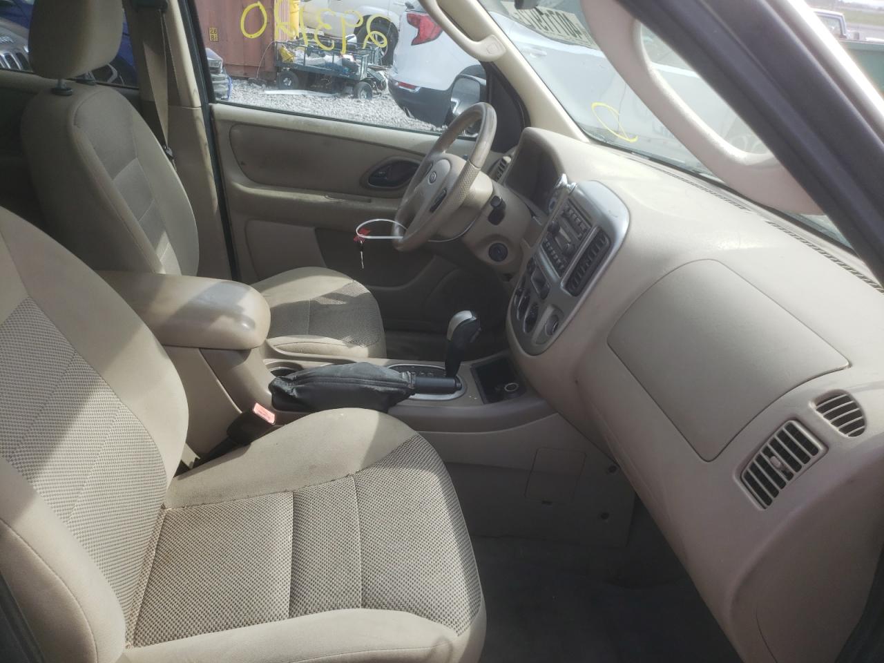 Photo 5 from auction – 2005 FORD ESCAPE XLT with VIN 1FMYU03105DA17727