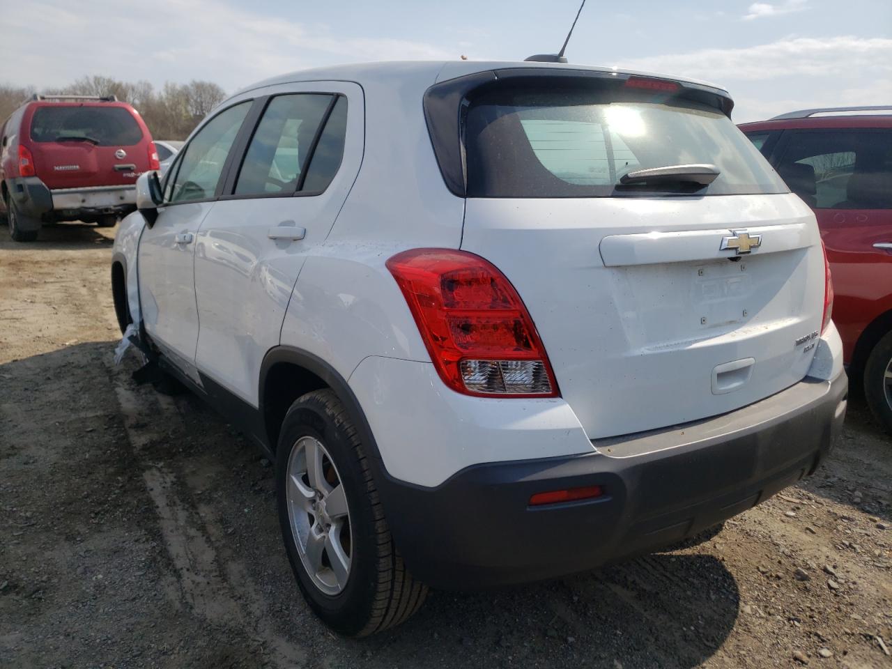 Photo 3 from auction – 2016 CHEVROLET TRAX LS with VIN 3GNCJNSB2GL266467