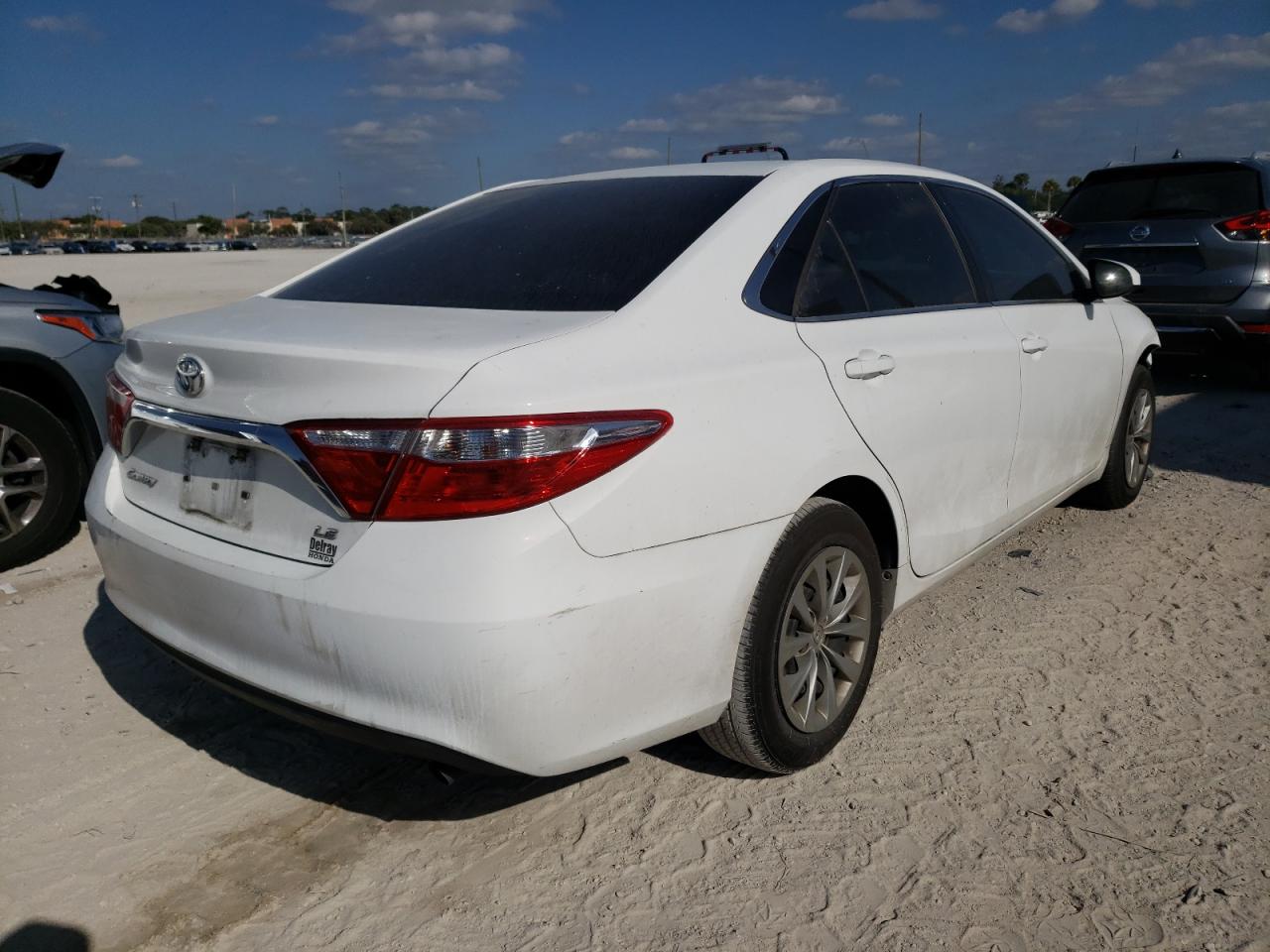Photo 4 from auction – 2017 TOYOTA CAMRY LE with VIN 4T1BF1FKXHU305236