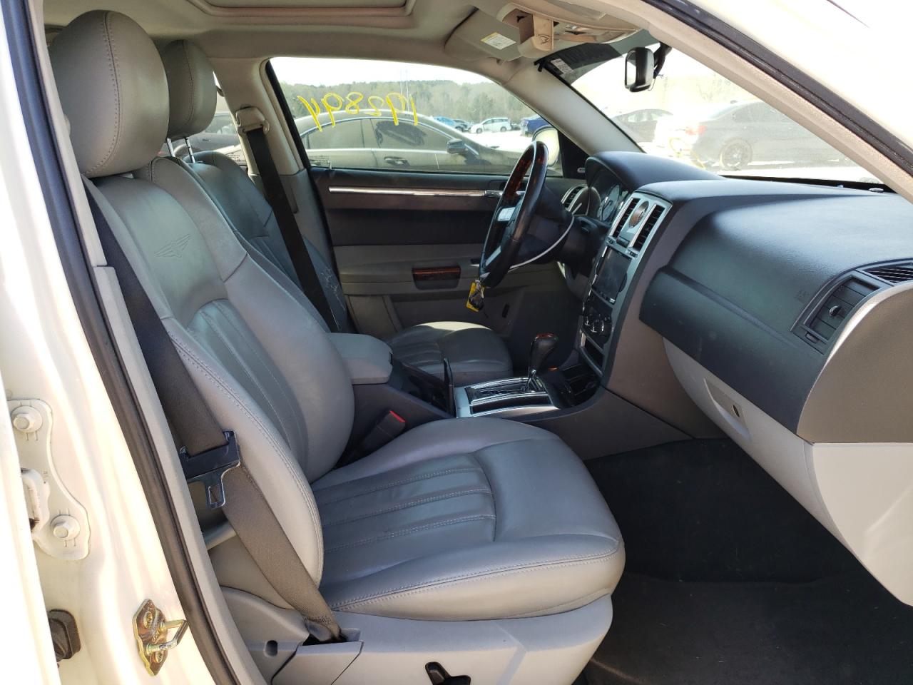 Photo 5 from auction – 2006 CHRYSLER 300C with VIN 2C3KA63H86H409351