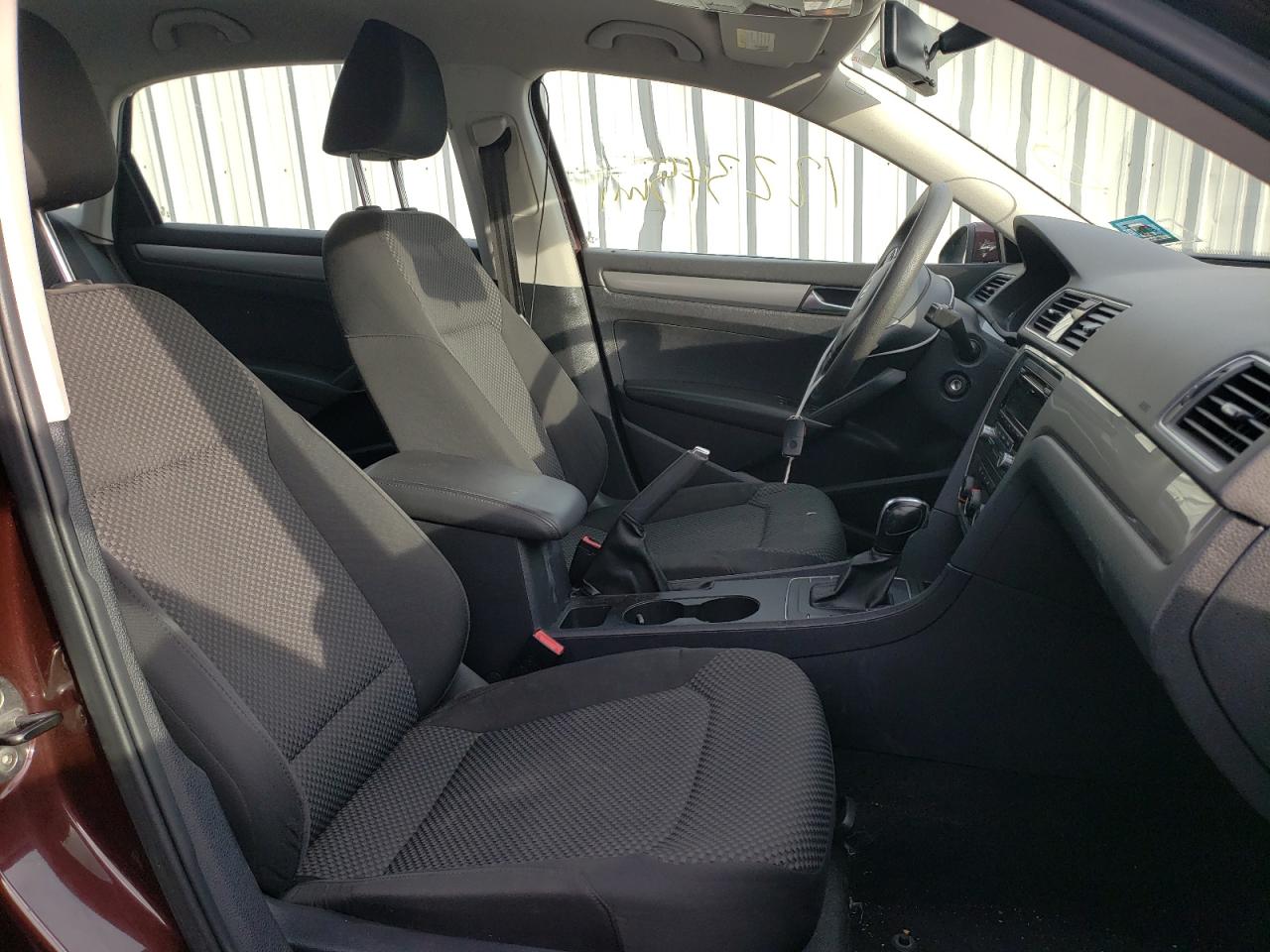Photo 5 from auction – 2013 VOLKSWAGEN PASSAT S with VIN 1VWAP7A39DC046655