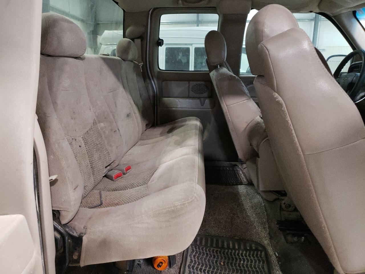 Photo 6 from auction – 2006 CHEVROLET SILVERADO with VIN 1GCHK29U66E172785