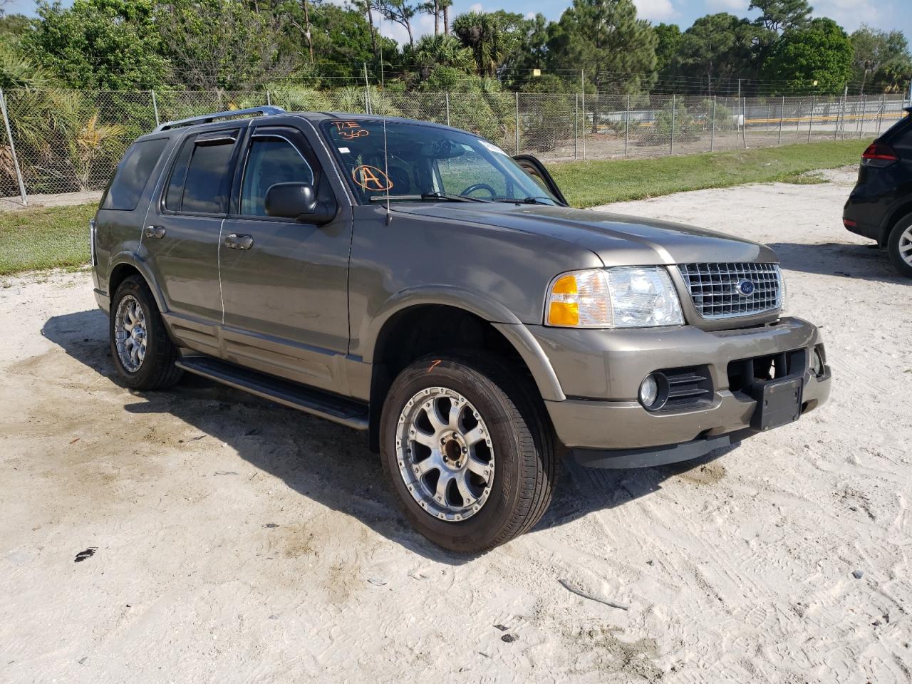 Photo 1 from auction – 2003 FORD EXPLORER L with VIN 1FMZU75K73UB91553