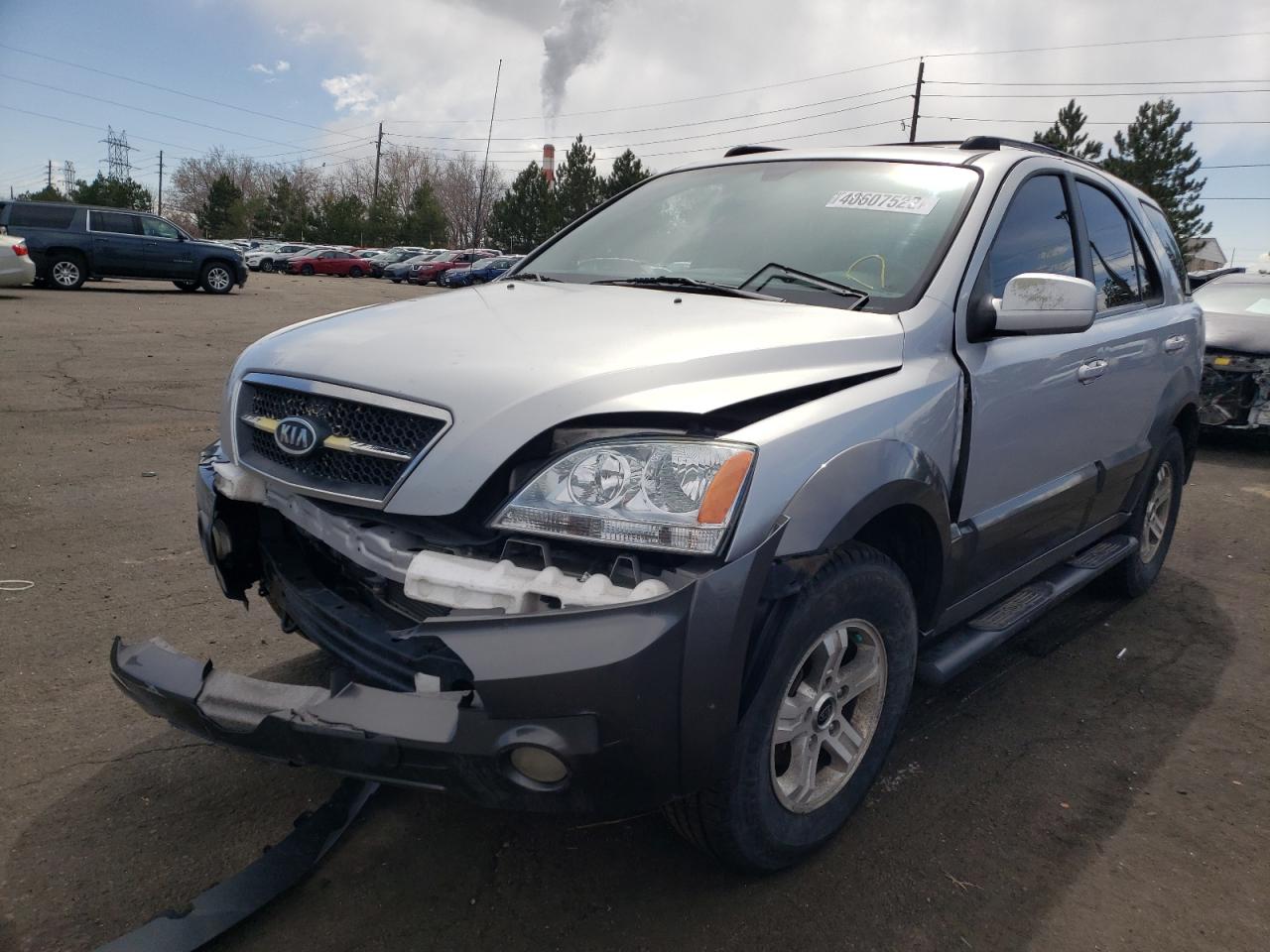 Photo 2 from auction – 2004 KIA SORENTO EX with VIN KNDJC733745329359