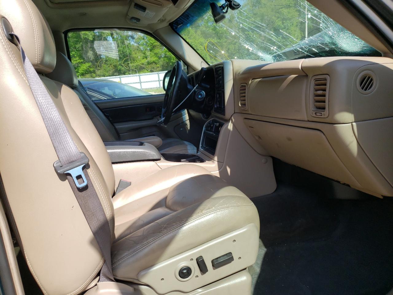 Photo 5 from auction – 2004 CHEVROLET AVALANCHE with VIN 3GNEC12T54G283658