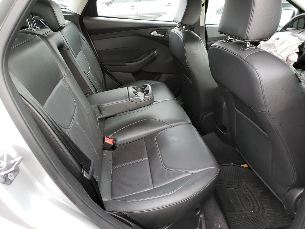 Photo 6 from auction – 2015 FORD FOCUS SE with VIN 1FADP3K23FL218363