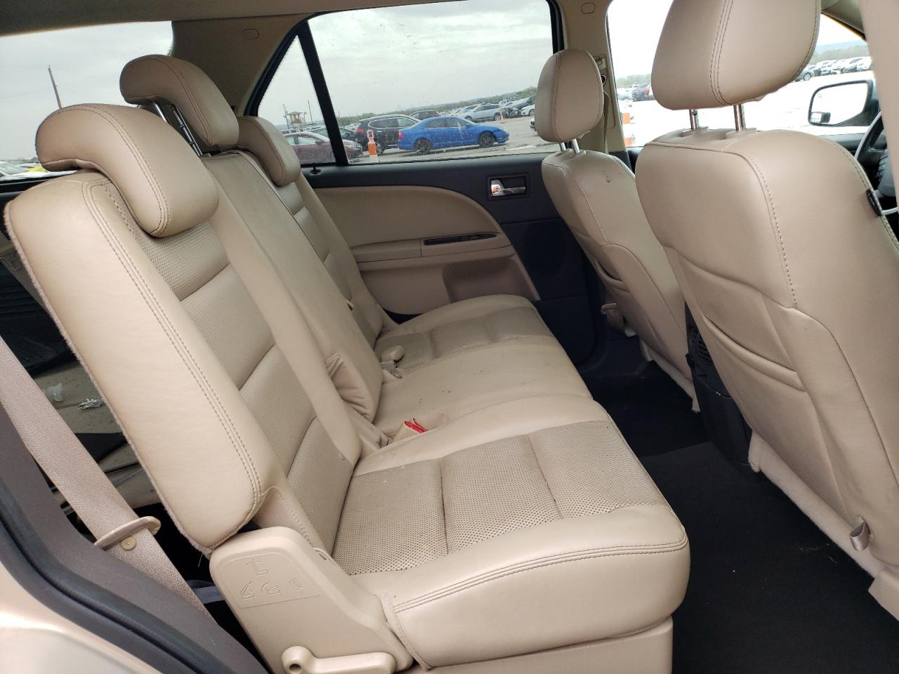 Photo 6 from auction – 2008 FORD TAURUS X L with VIN 1FMDK03W98GA09578