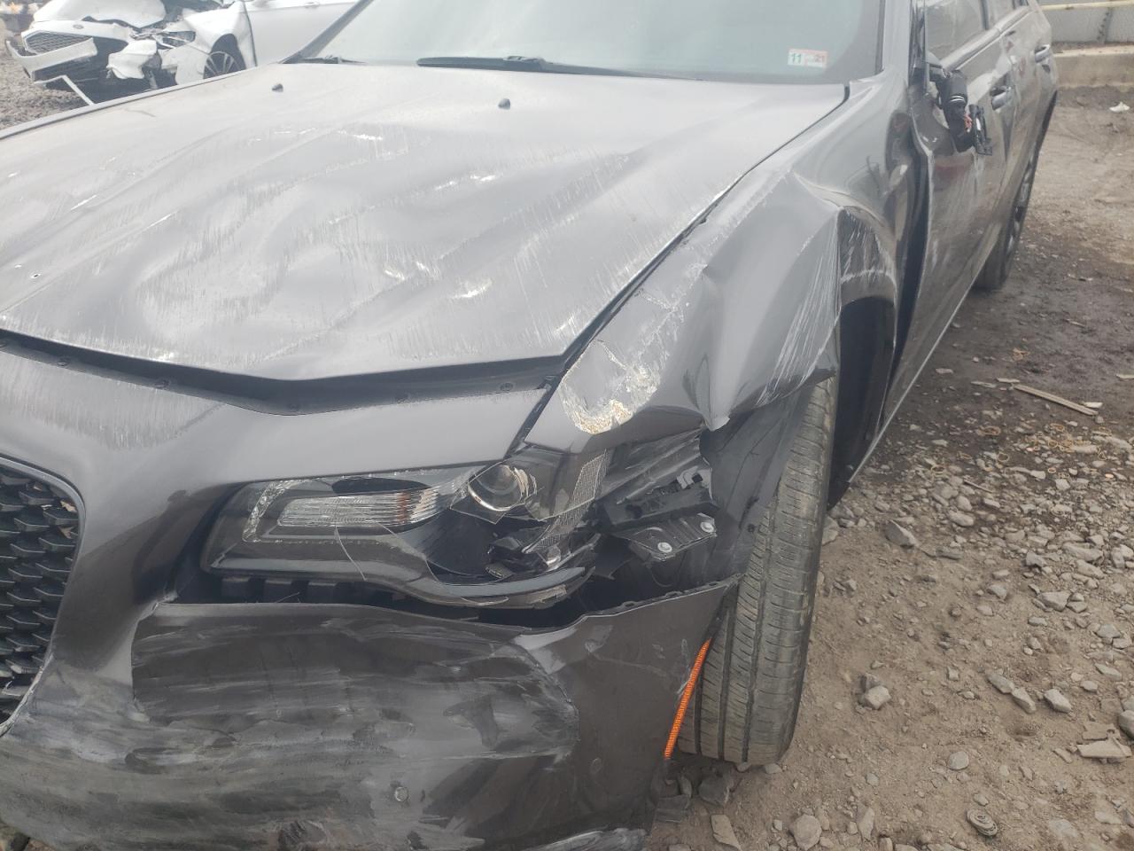 Photo 9 from auction – 2018 CHRYSLER 300 S with VIN 2C3CCAGGXJH223175