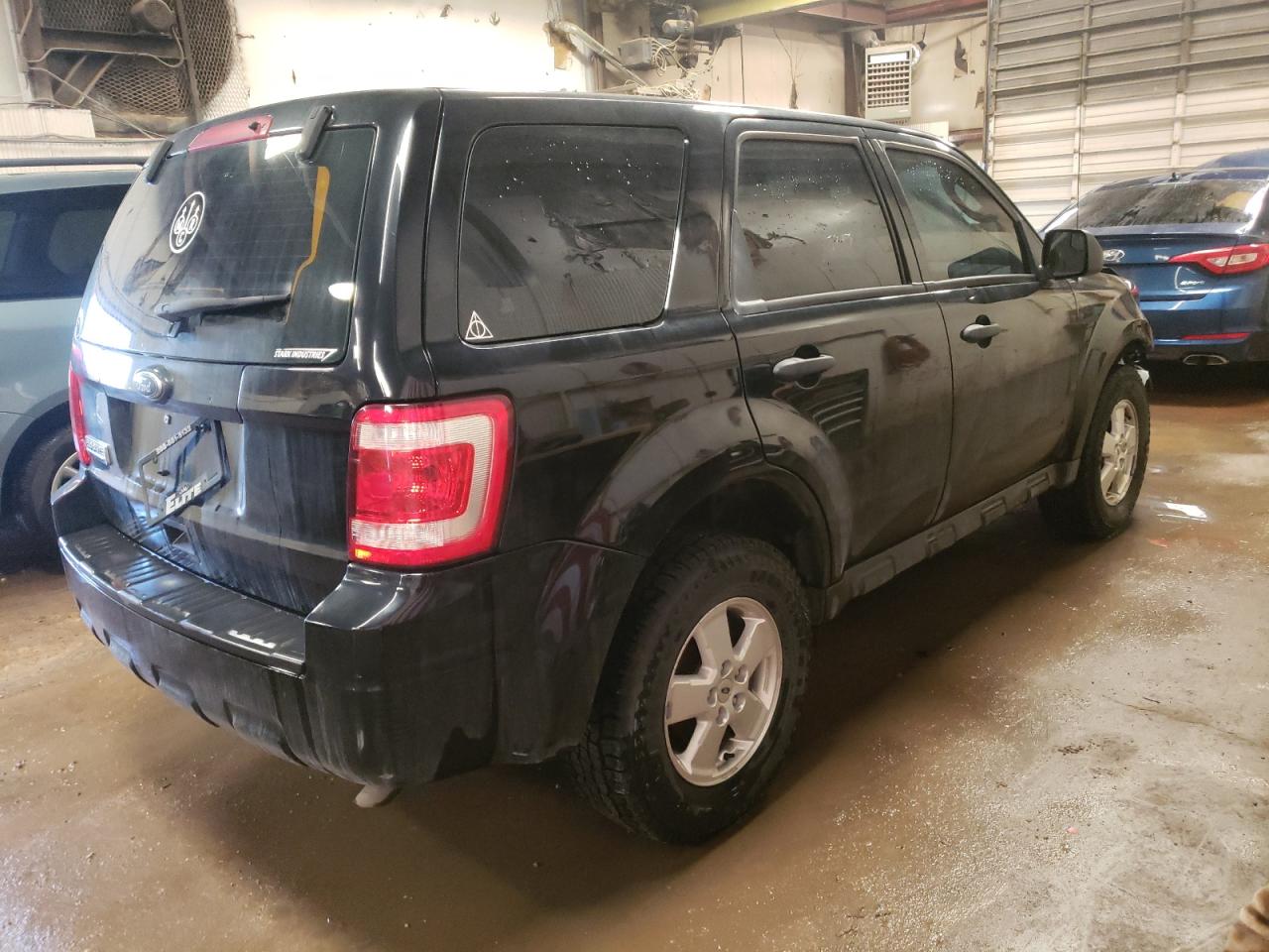 Photo 4 from auction – 2010 FORD ESCAPE XLS with VIN 1FMCU9C79AKD40781