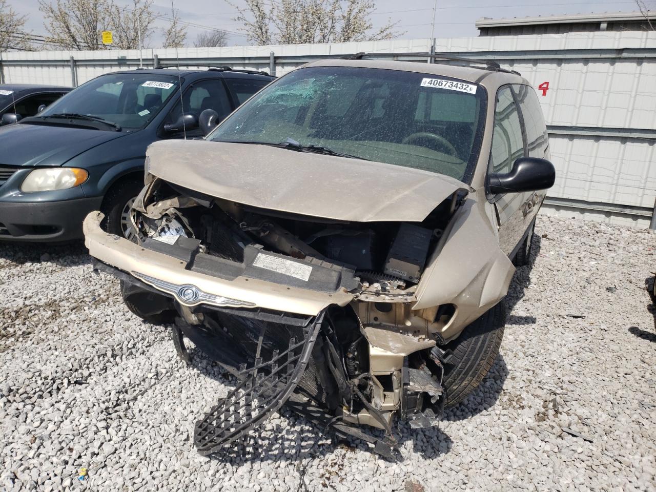 Photo 9 from auction – 2001 CHRYSLER VOYAGER LX with VIN 1C4GJ45361B140677