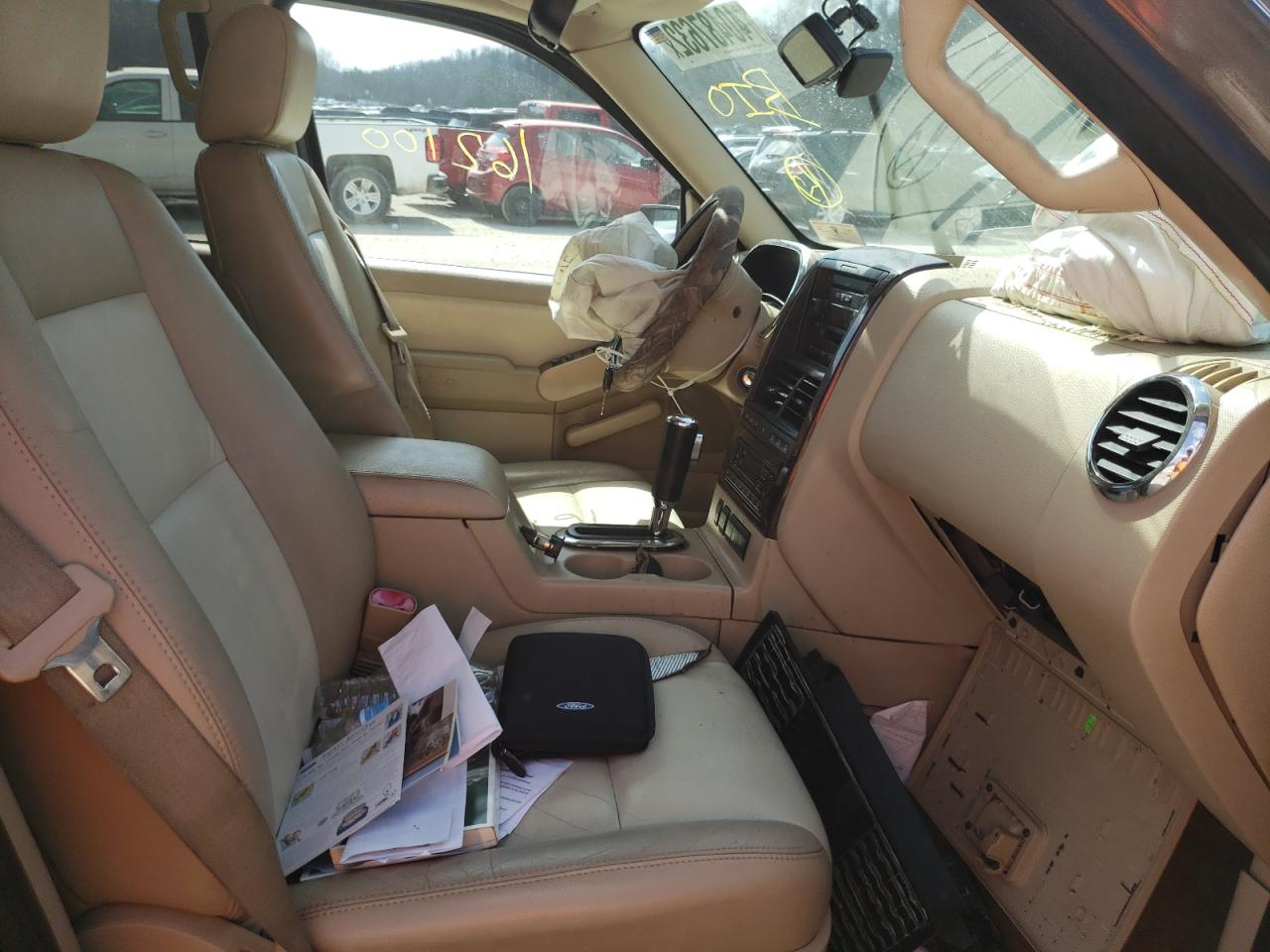 Photo 5 from auction – 2006 FORD EXPLORER with VIN 1FMEU75846UB18700