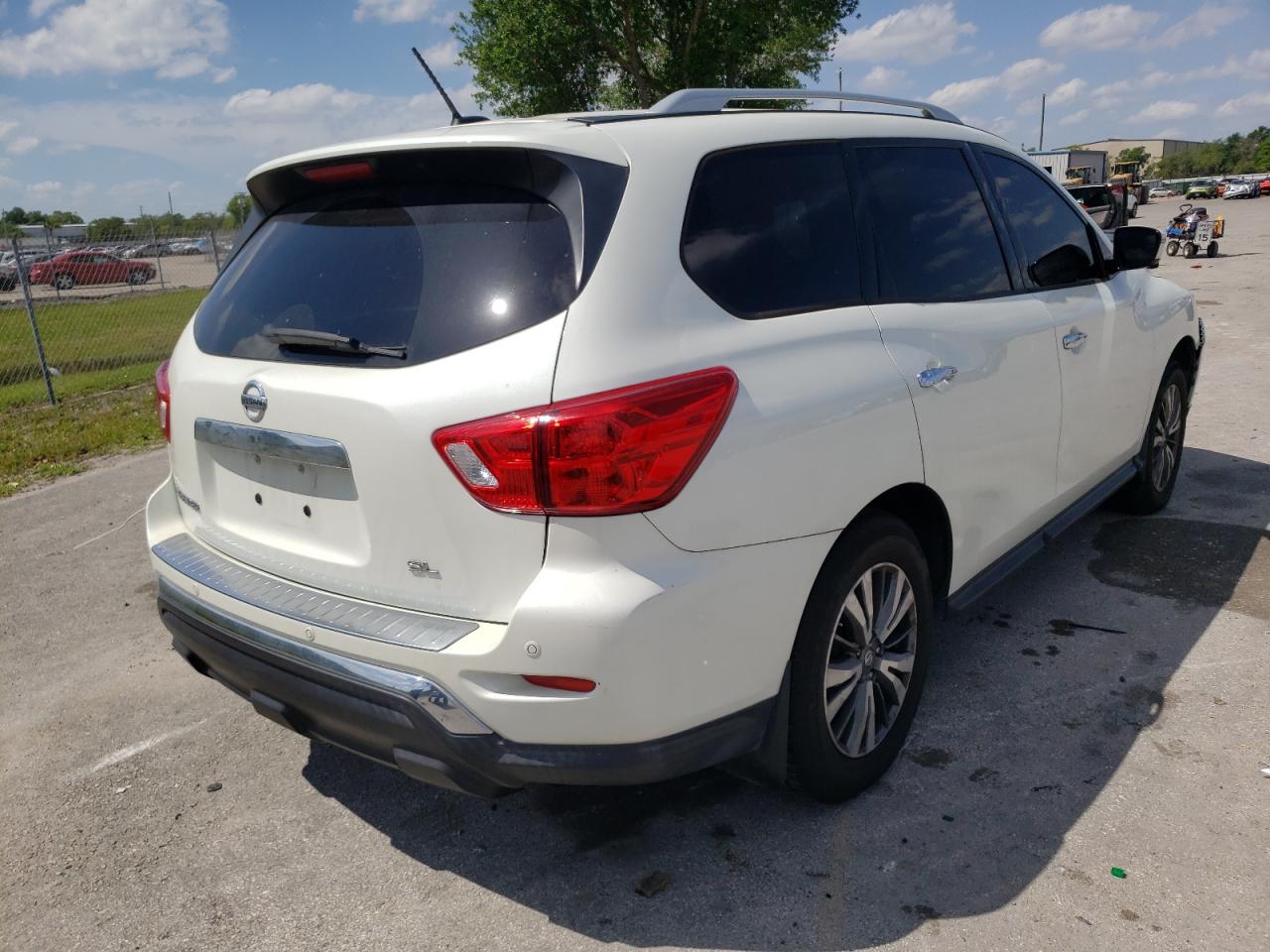 Photo 4 from auction – 2017 NISSAN PATHFINDER with VIN 5N1DR2MN9HC631716