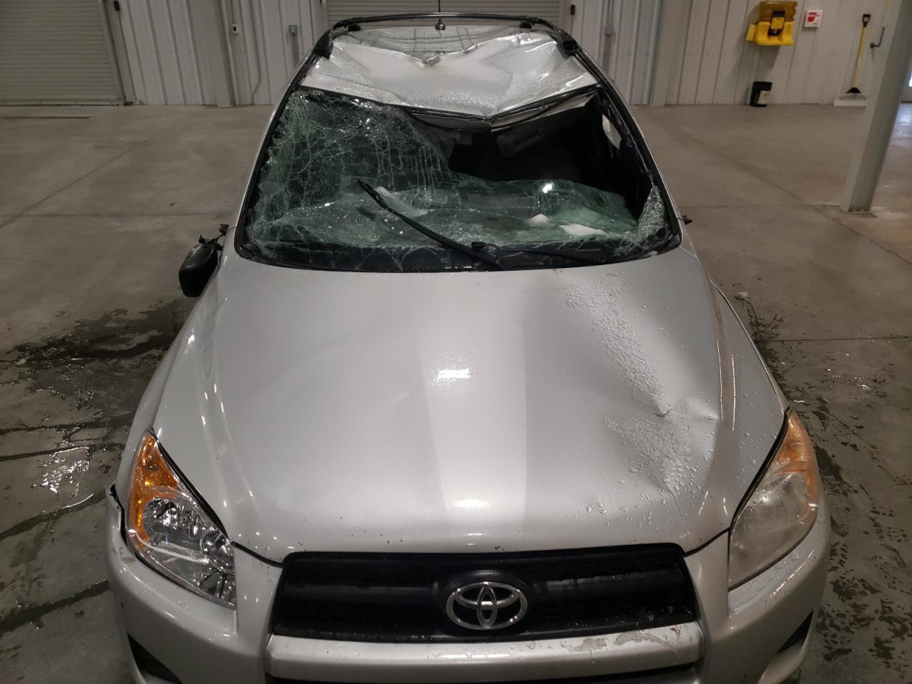 Photo 9 from auction – 2010 TOYOTA RAV4 with VIN JTMBF4DV9AD037689