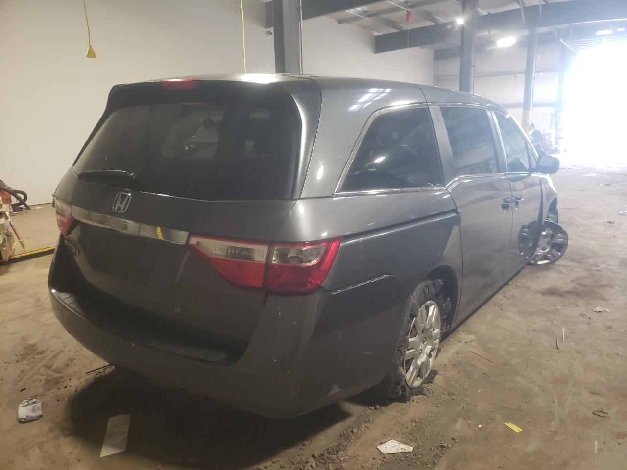 Photo 4 from auction – 2011 HONDA ODYSSEY LX with VIN 5FNRL5H26BB090728