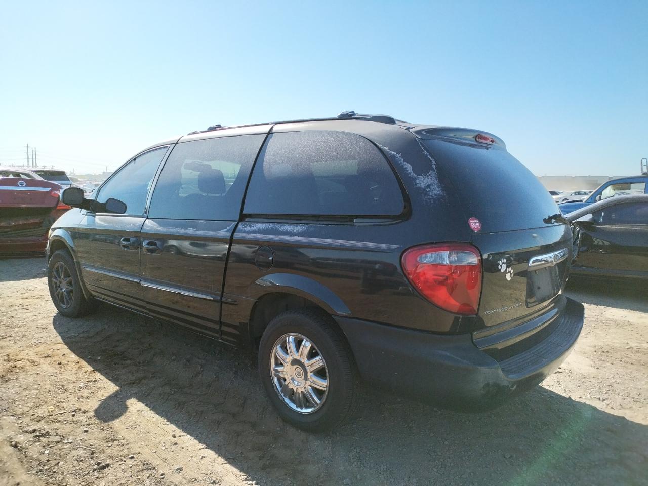 Photo 3 from auction – 2004 CHRYSLER TOWN AND C with VIN 2C8GP64LX4R522436
