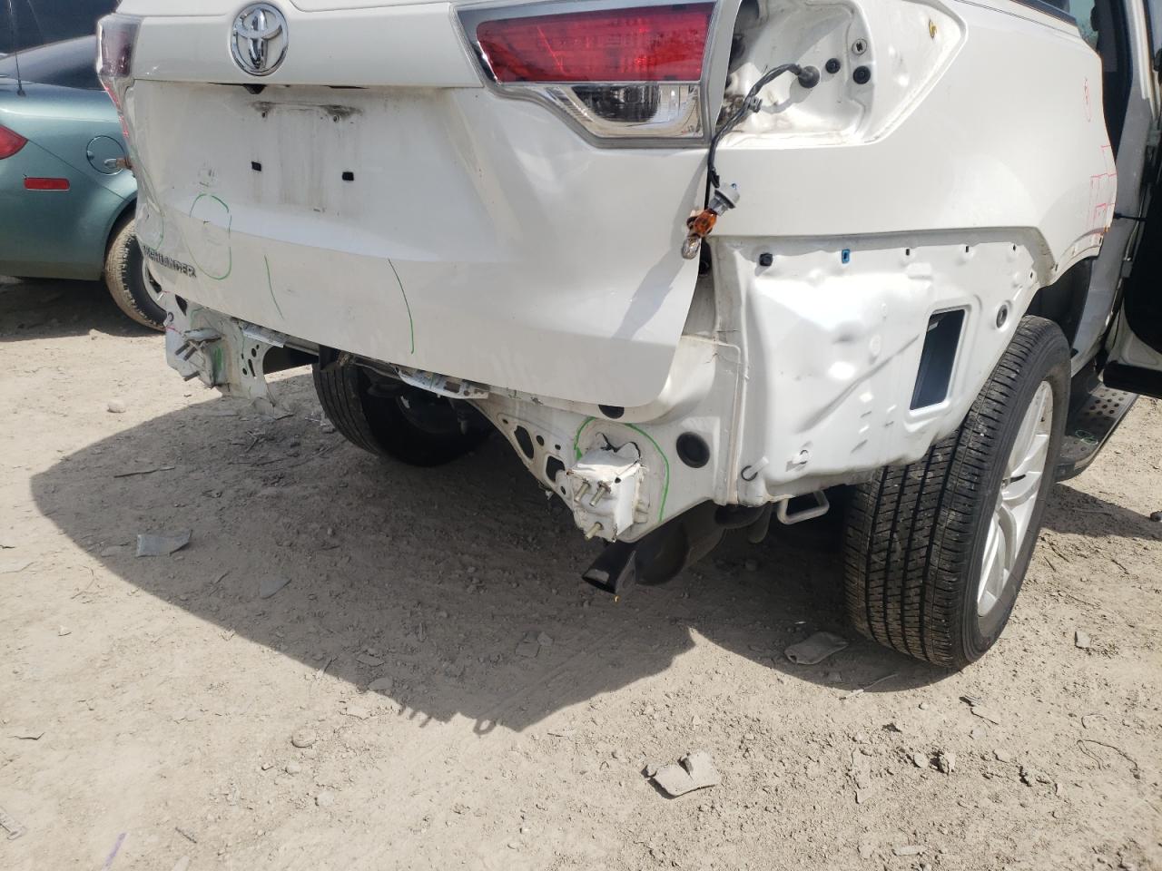 Photo 9 from auction – 2016 TOYOTA HIGHLANDER with VIN 5TDZARFHXGS017367
