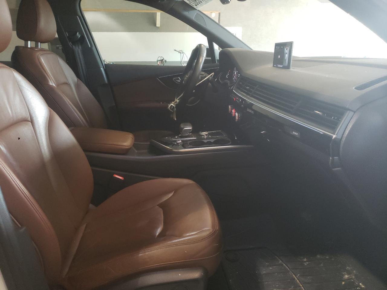 Photo 5 from auction – 2017 AUDI Q7 PREMIUM with VIN WA1LHAF71HD048251