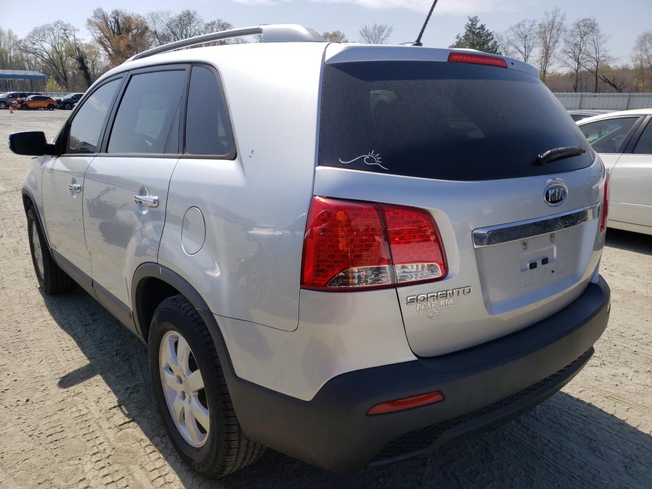 Photo 3 from auction – 2013 KIA SORENTO LX with VIN 5XYKTDA20DG395174