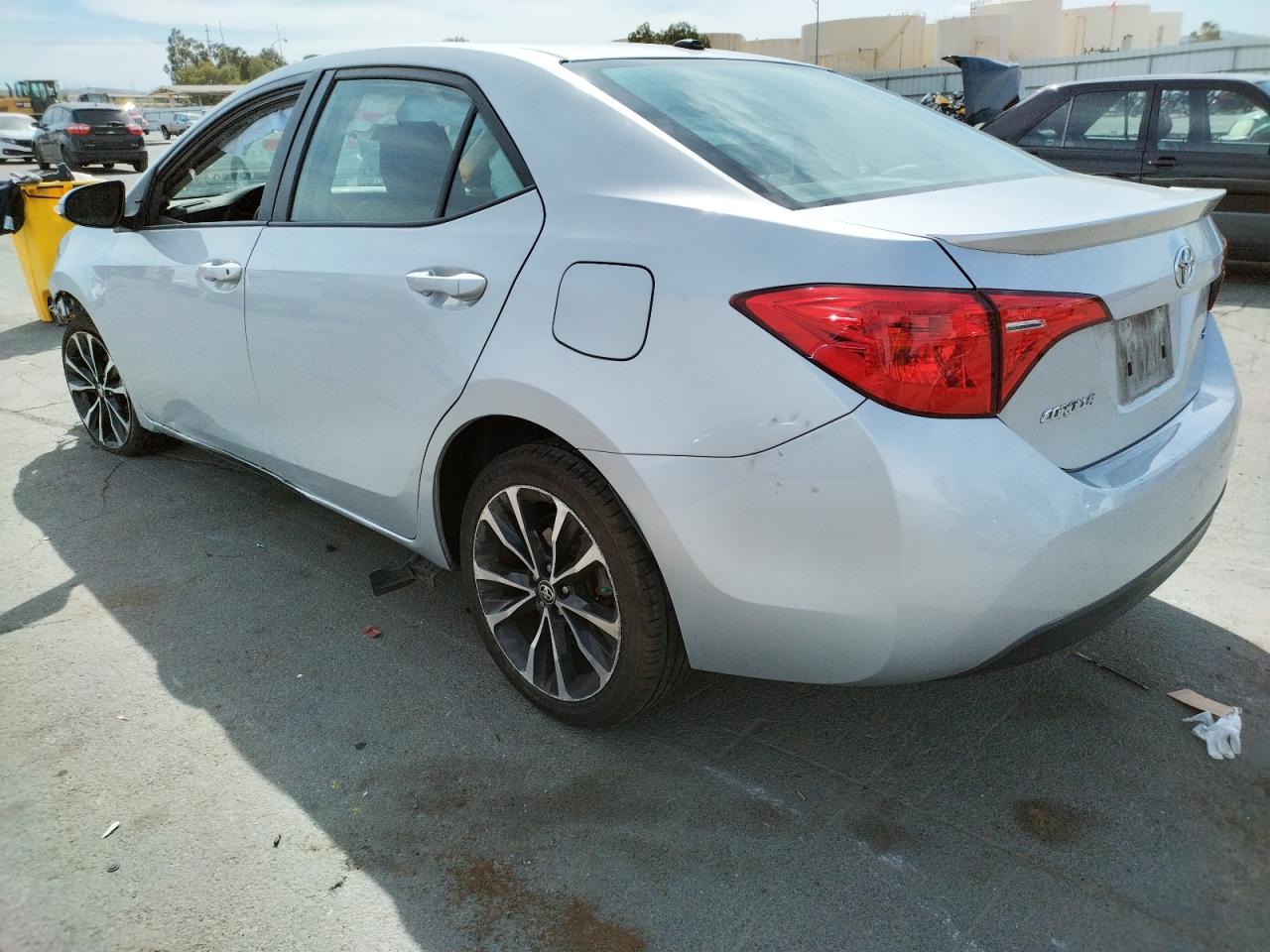 Photo 3 from auction – 2017 TOYOTA COROLLA L with VIN 5YFBURHE1HP595248