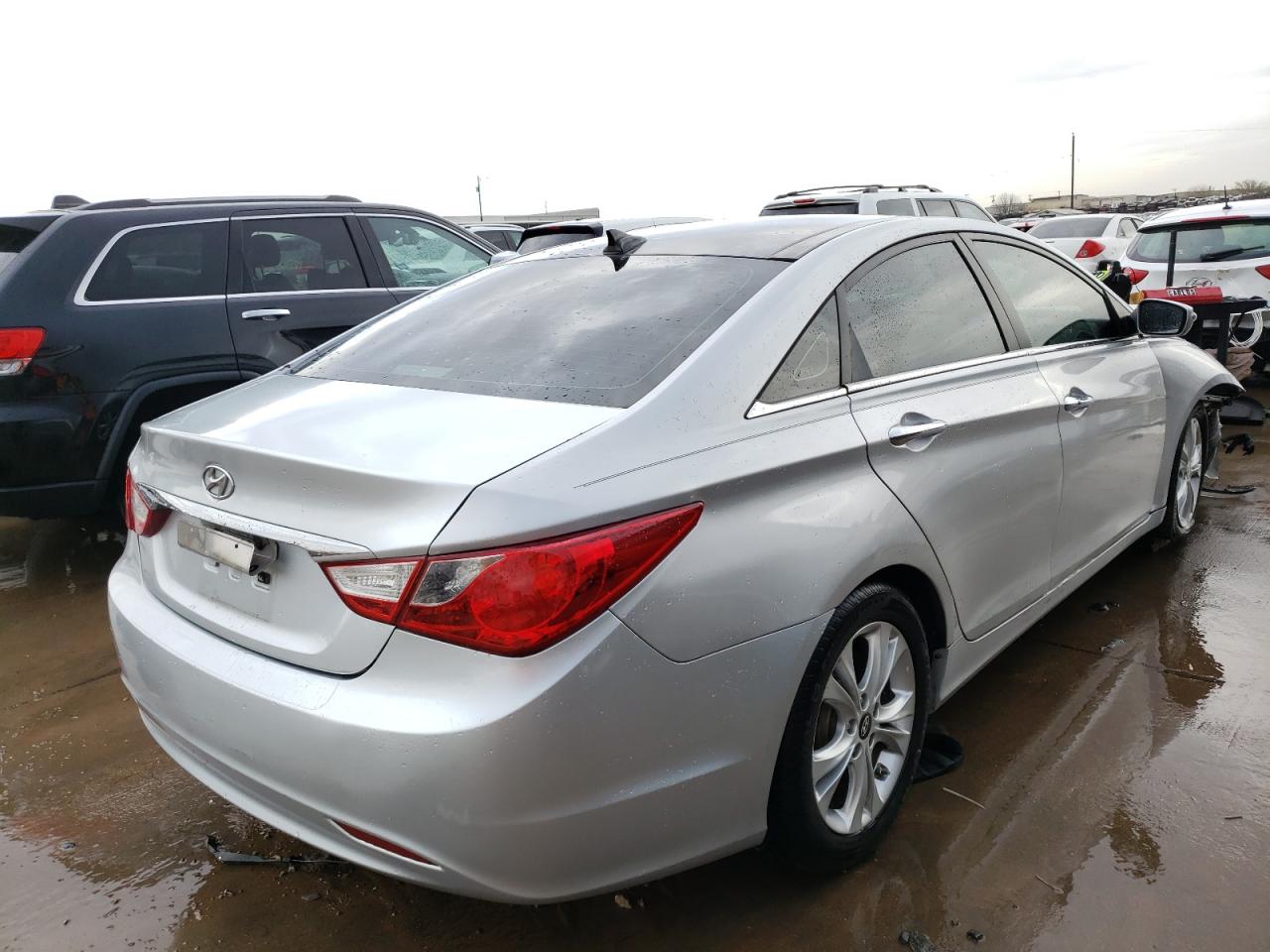 Photo 4 from auction – 2012 HYUNDAI SONATA SE with VIN 5NPEC4AC0CH414934