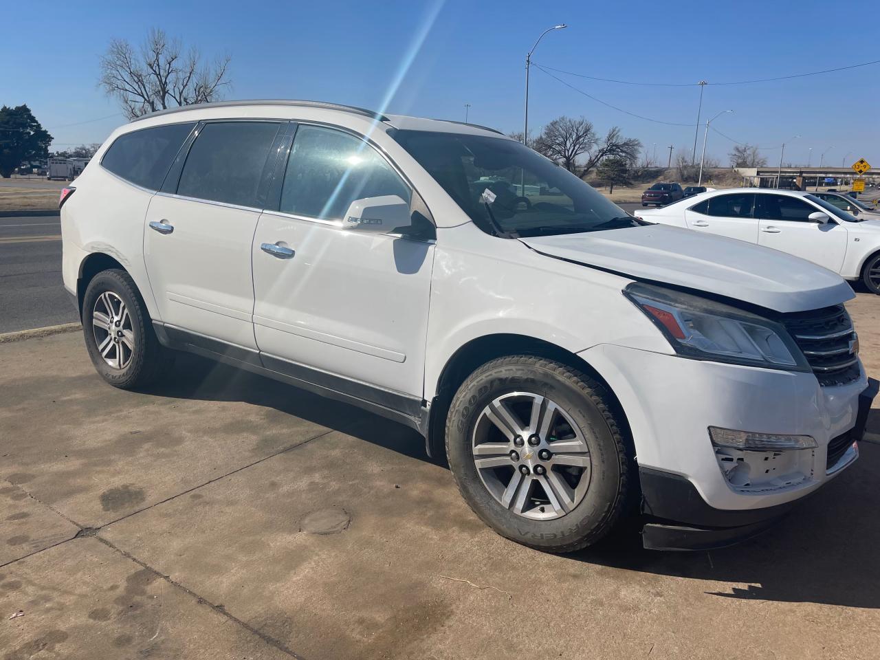 Photo 1 from auction – 2015 CHEVROLET TRAVERSE L with VIN 1GNKRHKD5FJ133196